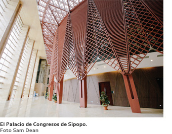 El Palacio de Congresos de Sipopo. (Foto: Sam Dean)